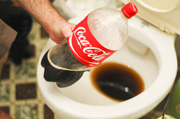 Coca Cola to Clean the Toilet